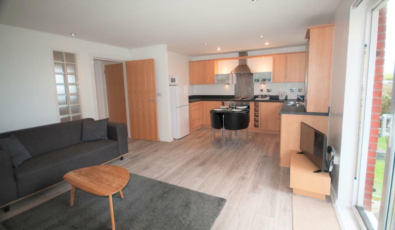 Coastal Apartments - Wales Суонси Экстерьер фото